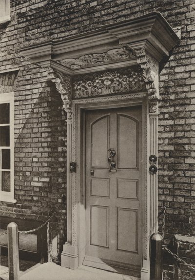 Doorway ، West Street ، Rye ، Sussex (b / w photo) بواسطة وليام جالسوورثي ديفي