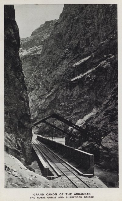 وديان كولورادو: Grand Canon of the Arkansas و The Royal Gorge و Suspended Bridge (b / w photo) بواسطة وليام هنري جاكسون