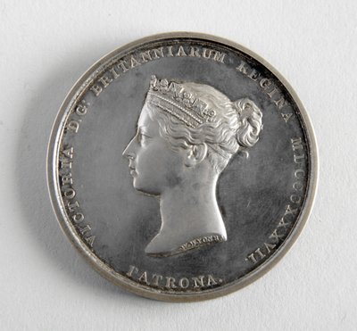 ميدالية RA مُنحت لجورج فرامبتون 10.12.1884 لأفضل نموذج لشخصية (معدن) بواسطة وليام ويون