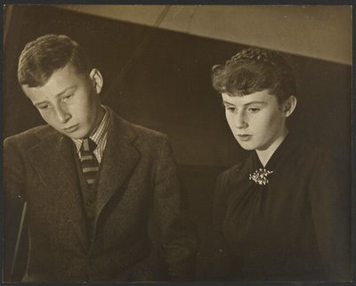 [ساندي وبليندا بروك] بواسطة ياسو كونيوشي