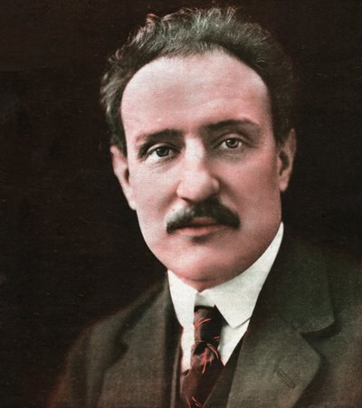 كميل تشوتيمبس بواسطة . .