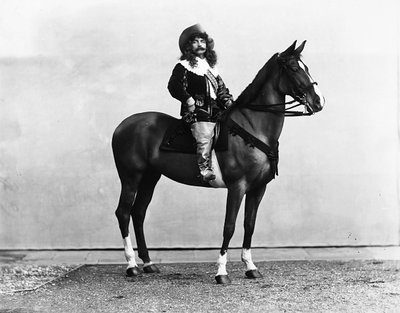 Captain Bonaini wearing a 17th century costume, photographed on horseback بواسطة المدرسة الكندية