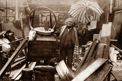 الأب Fremin ، الفيلسوف ومالك برغوث brocante في مونمارتر. 1929 (طباعة) بواسطة . .