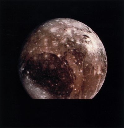 Ganymede, one of the moons of Jupiter بواسطة فريدريك (المرتبط ب) بارنارد