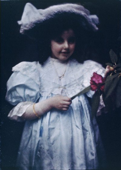 Girl in a white dress بواسطة ريتشارد (بعد) داد