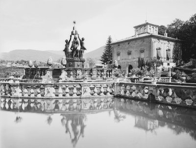 النافورة الرئيسية في Villa Lante في Bagnaia على مشارف Viterbo. بواسطة المدرسة الكندية