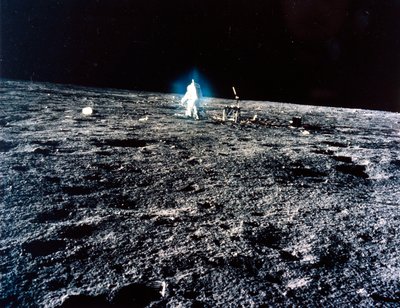 Manned Space Flight, USA, Apollo 12 Apollo 12 astronaut on the Moon بواسطة فرديناند جورج والدمولر