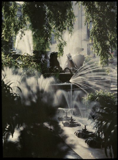 The Neptune Fountain, Cheltenham, c 1910 بواسطة فريدريك (المرتبط ب) بارنارد