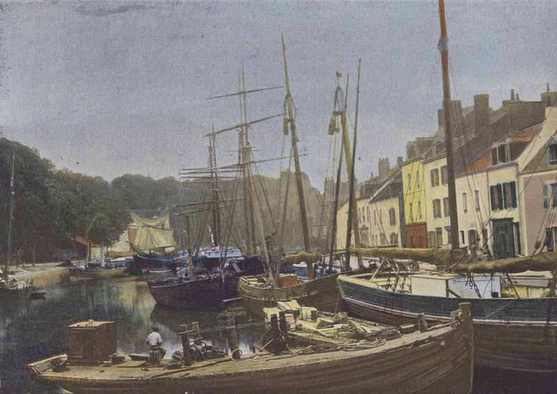 Belle-Ile-en-Mer ، Port de Palais (صورة ملونة) بواسطة (بعد) مصور فرنسي