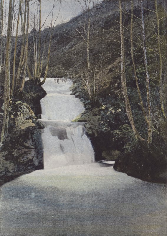 Cascade du Benet ، بالقرب من Murat (صورة ملونة) بواسطة (بعد) مصور فرنسي