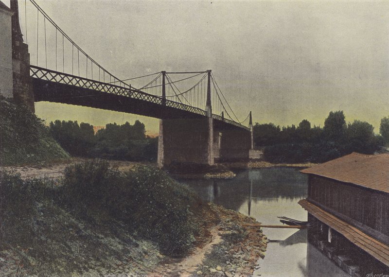 Chalonnes-sur-Loire (صورة ملونة) بواسطة (بعد) مصور فرنسي
