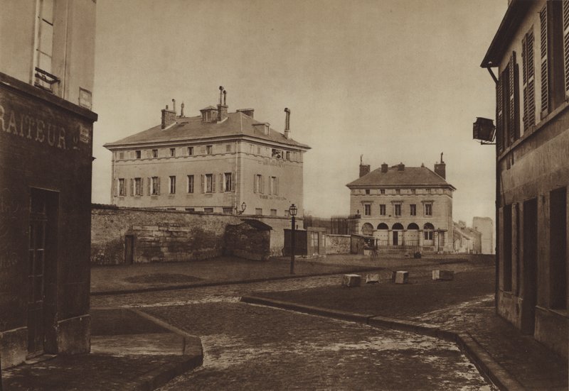 The Barriere d'Italie في عام 1866 ، مع Pavillons de Ledoux (صورة b / w) بواسطة (بعد) مصور فرنسي