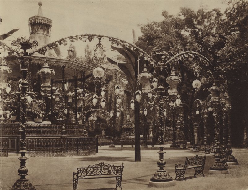 كشك الموسيقى في Jardin de Paris (صورة بالأبيض والأسود) بواسطة (بعد) مصور فرنسي