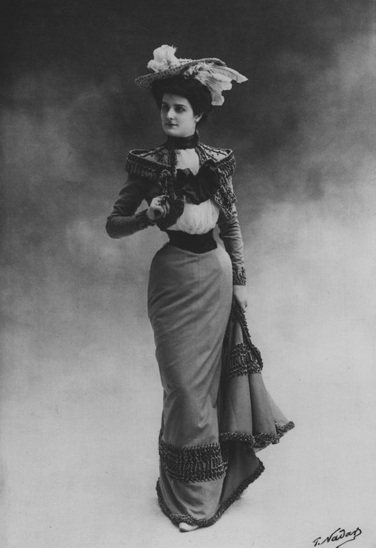 Mademoiselle Dortzal (صورة b / w) بواسطة (بعد) مصور فرنسي