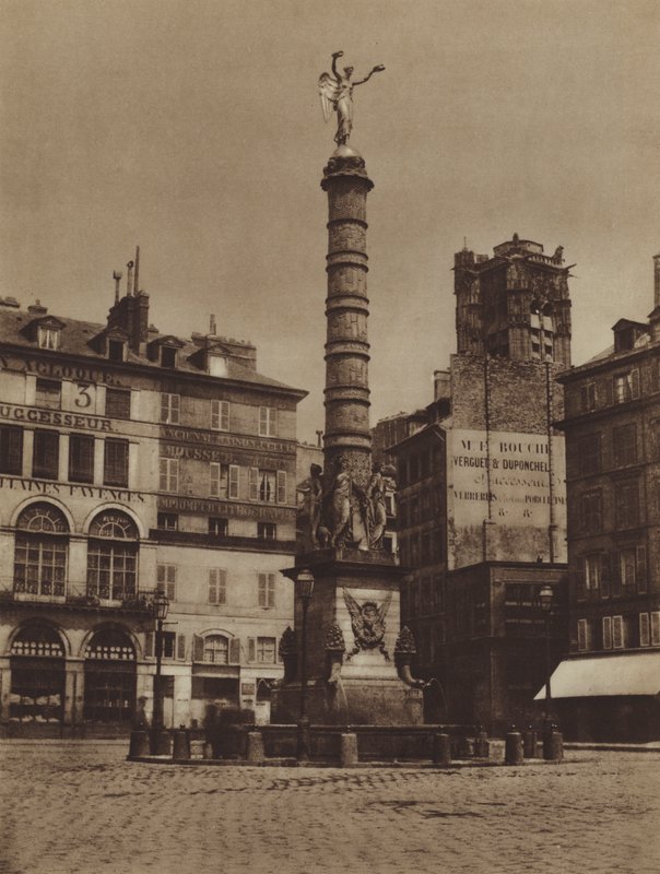 Place du Chatelet ، النافورة في مكانها الأصلي (صورة بالأبيض والأسود) بواسطة (بعد) مصور فرنسي