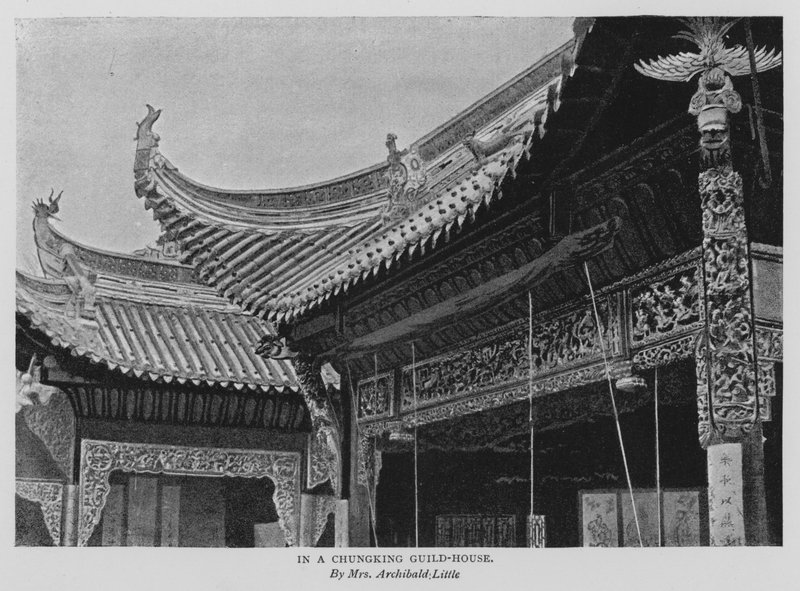 في Chungking Guild-House (صورة b / w) بواسطة أليسيا ليتل