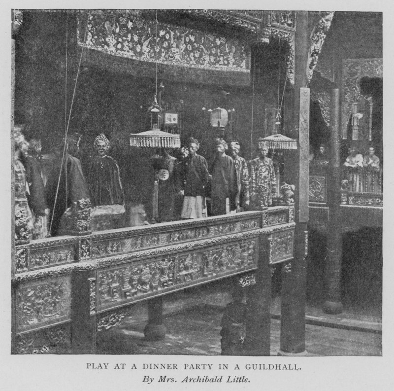 Play at a Dinner Party in a Guildhall (b/w photo) بواسطة أليسيا ليتل