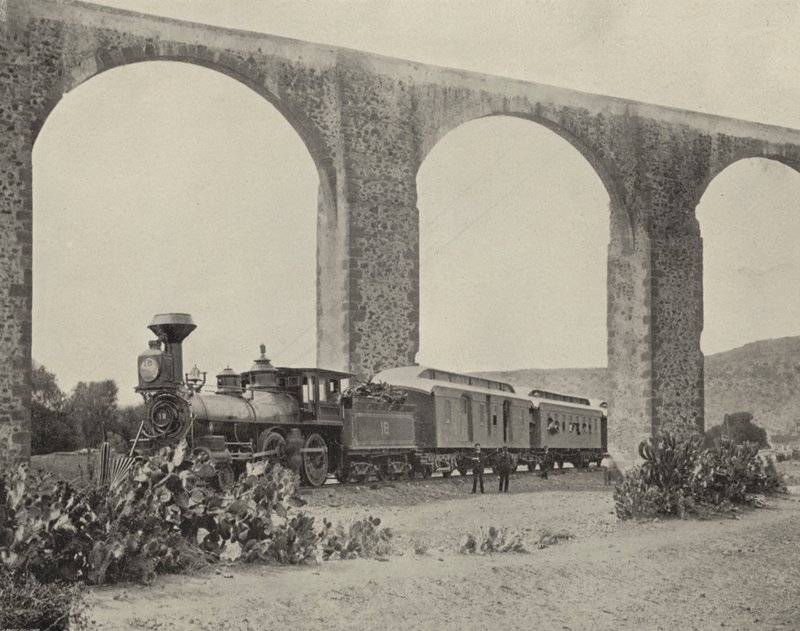 قناة في كويريتارو ، المكسيك (b / w photo) بواسطة المصور الأمريكي (بعد)