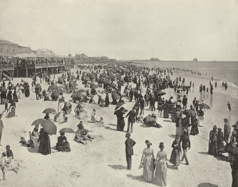 الشاطئ في أتلانتيك سيتي ، نيو جيرسي (b / w photo) بواسطة المصور الأمريكي (بعد)