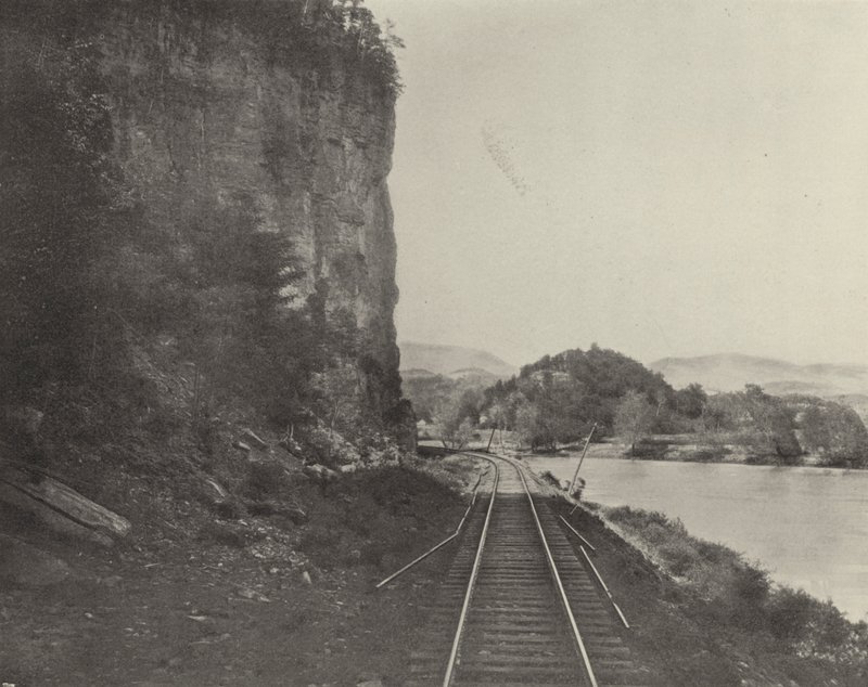 كاسل روك ، نيو ريفر (صورة b / w) بواسطة المصور الأمريكي (بعد)