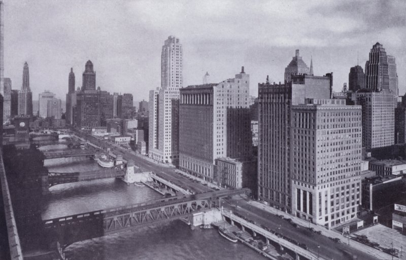 شيكاغو: Wacker Drive و Chicago River Bridges (b / w photo) بواسطة المصور الأمريكي (بعد)