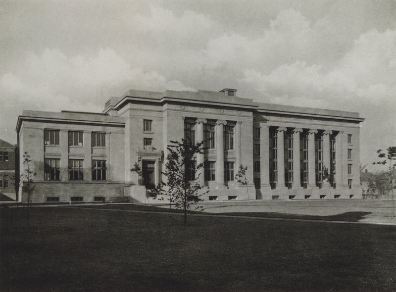 جامعة هارفارد: Langdell Hall، Harvard Law School (b / w photo) بواسطة المصور الأمريكي (بعد)
