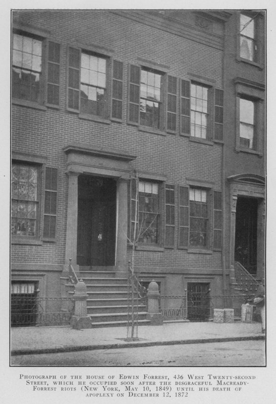 صورة لمنزل Edwin Forrest ، 436 West Twenty-second Street ، الذي احتله بعد فترة وجيزة من أعمال الشغب المشينة لماكريدي فورست (نيويورك بواسطة المصور الأمريكي (بعد)