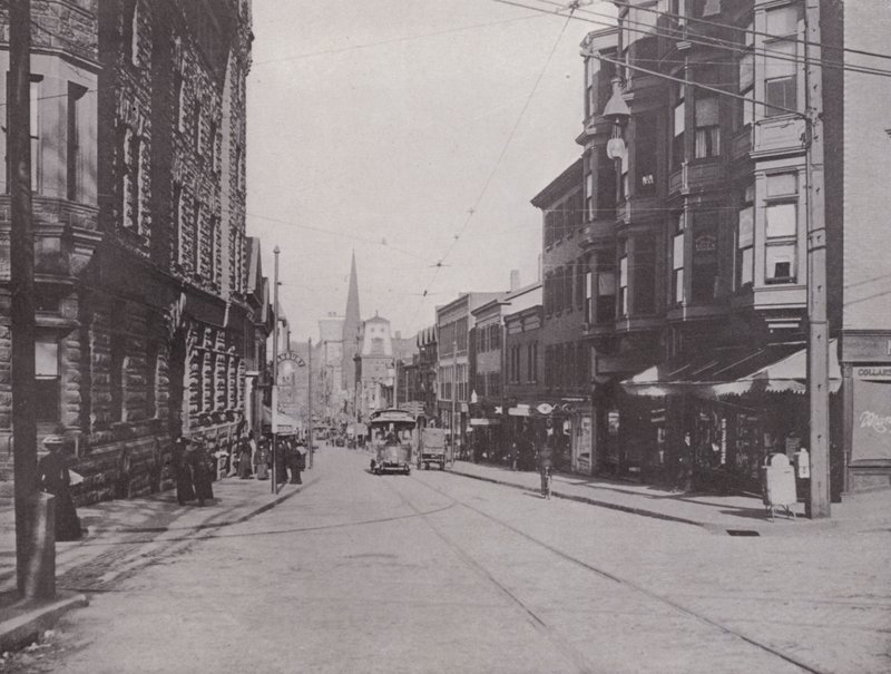 بروفيدنس ، رود آيلاند: Westminster Street East from the Cathedral (b / w photo) بواسطة المصور الأمريكي (بعد)