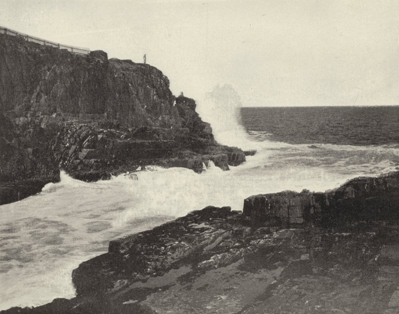 Sea Wall ، Bald Head Cliff ، مين (صورة b / w) بواسطة المصور الأمريكي (بعد)