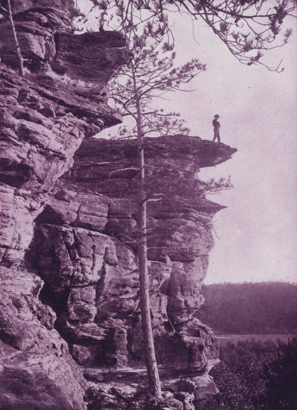 Signal Rock ، بالقرب من Camp Douglas ، ويسكونسن (b / w photo) بواسطة المصور الأمريكي (بعد)