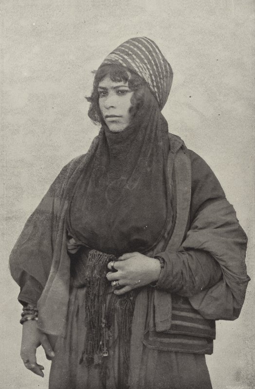 امرأة بدوية بواسطة مصور أمريكي