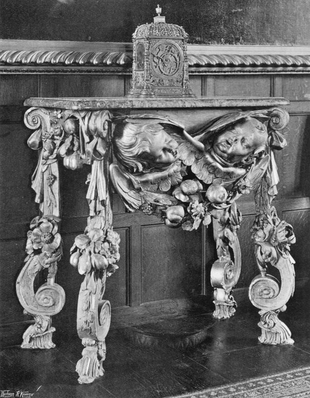 وحدة تحكم Grinling Gibbons بواسطة تشارلز لاثام