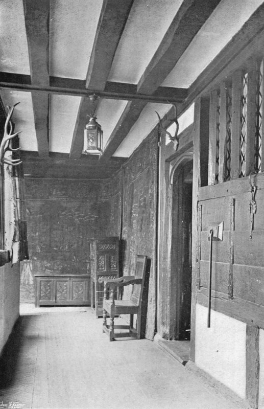 The Buttery Hatch (صورة b / w) بواسطة تشارلز لاثام