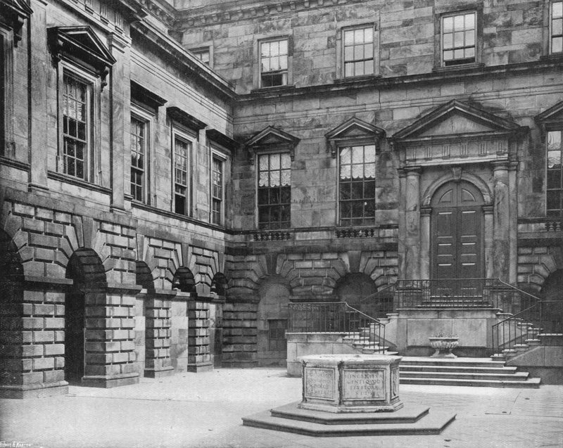 The East Side of the Quadrangle (b/w photo) بواسطة تشارلز لاثام