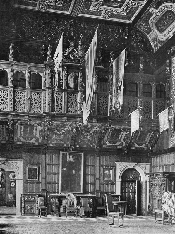 The Marble Hall, East End (b/w photo) بواسطة تشارلز لاثام