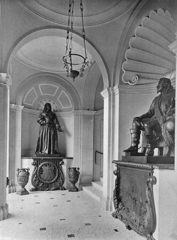 The Marble Stairway (b / w photo) بواسطة تشارلز لاثام