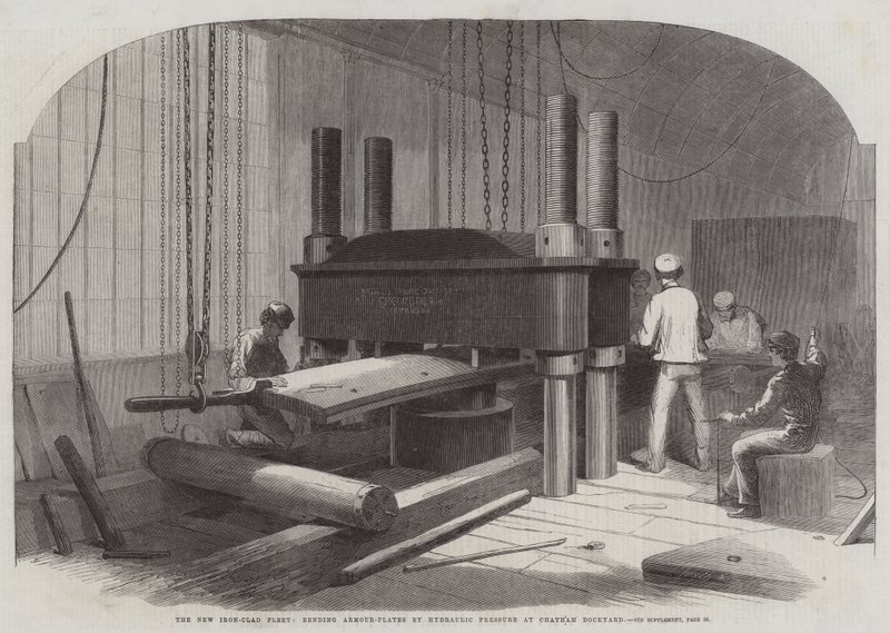 الأسطول الجديد المكسو بالحديد ، ينحني ألواح الدروع عن طريق الضغط الهيدروليكي في Chatham Dockyard بواسطة إدوين ويدون