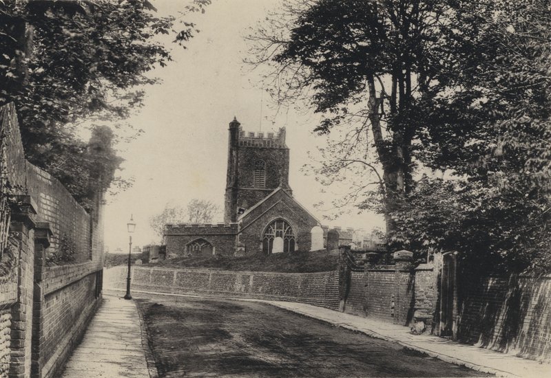 Aldeburgh ، Church Hill (b / w photo) بواسطة مصور انجليزى