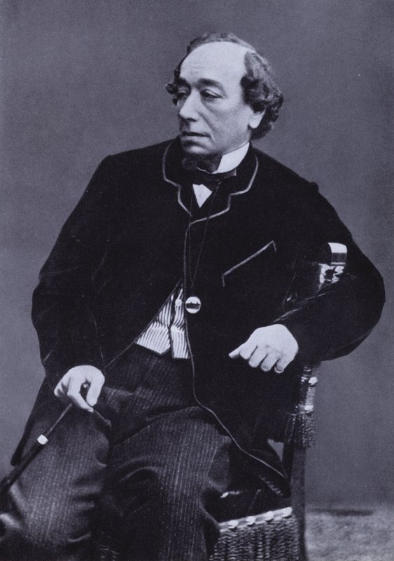 Benjamin Disraeli, Earl of Beaconsfield, British Conservative politician and Prime Minister بواسطة مصور انجليزى