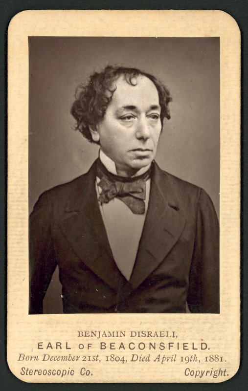 Benjamin Disraeli, Earl of Beaconsfield, memorial photo card (b/w photo) بواسطة مصور انجليزى