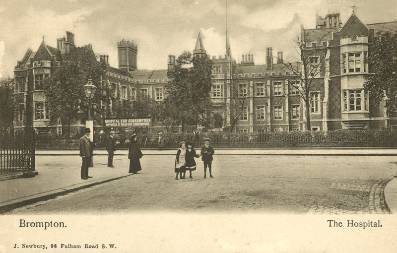 Brompton Hospital, London (b/w photo) بواسطة مصور انجليزى