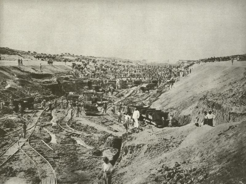 بناء قناة السويس ، قطع طريق الصحراء (b / w photo) بواسطة مصور انجليزى