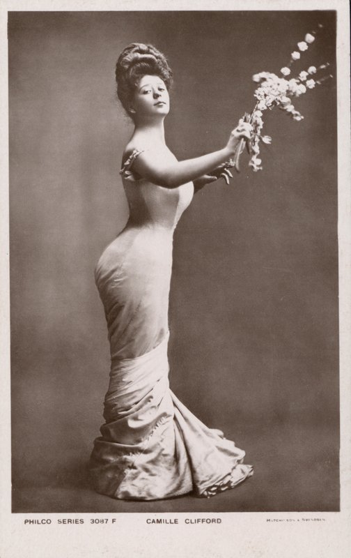 Camille Clifford, the original Gibson Girl (b/w photo) بواسطة مصور انجليزى