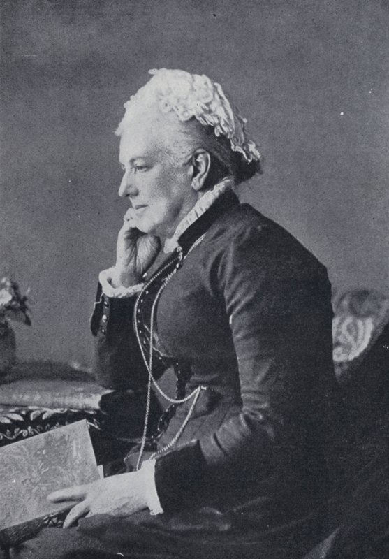 Charlotte Mary Yonge (b/w photo) بواسطة مصور انجليزى