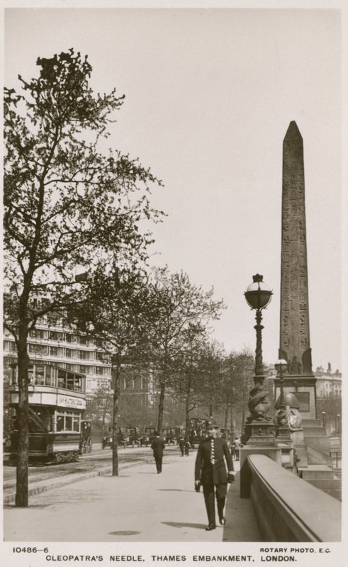 Cleopatras Needle، Thames Embankment، London بواسطة مصور انجليزى