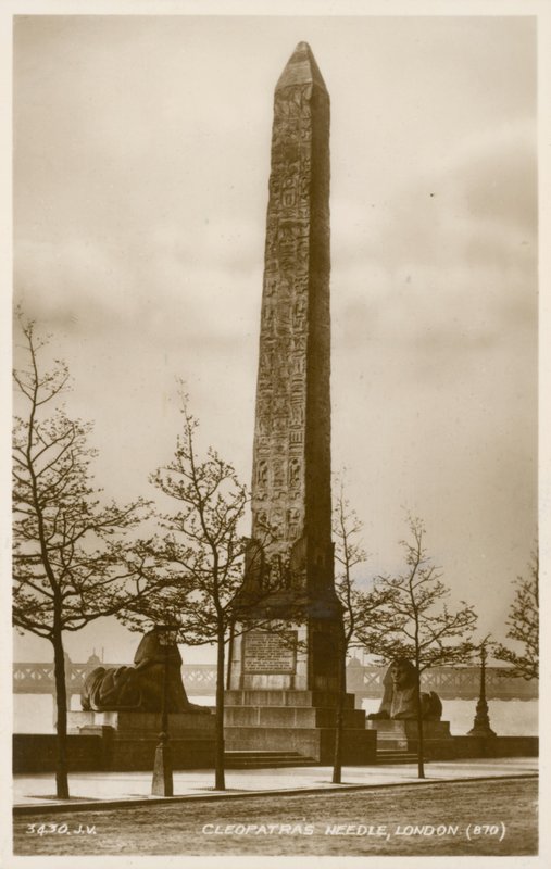 Cleopatras Needle، Thames Embankment، London بواسطة مصور انجليزى