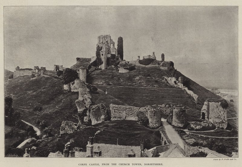 قلعة Corfe ، من برج الكنيسة ، Dorsetshire بواسطة مصور انجليزى