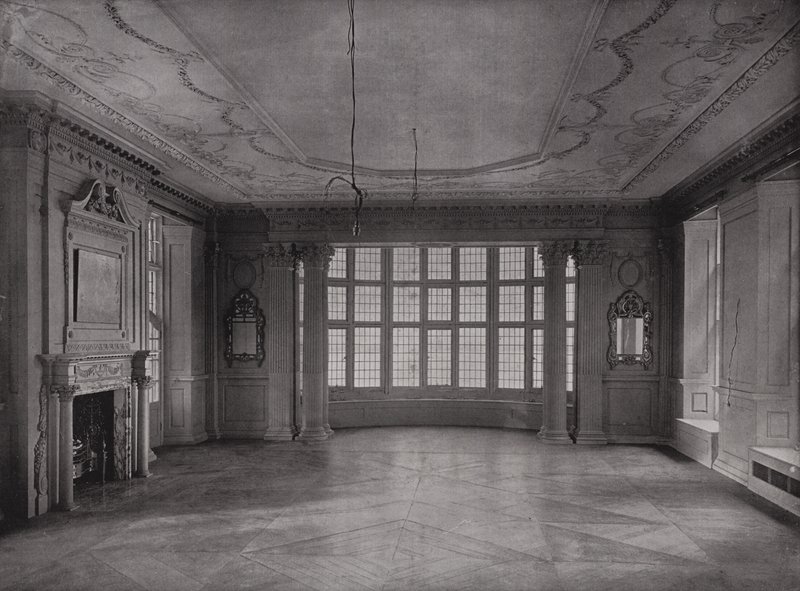 Drawing-Room ، المطلة على الخليج ، Ashorne Hill House ، بالقرب من Leamington ، إنجلترا (b / w photo) بواسطة مصور انجليزى