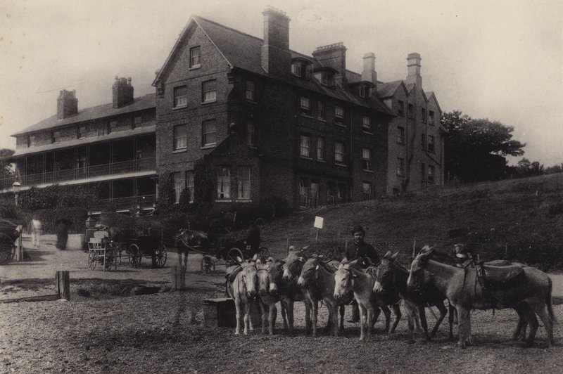 Felixstowe: Bath Hotel (b/w photo) بواسطة مصور انجليزى