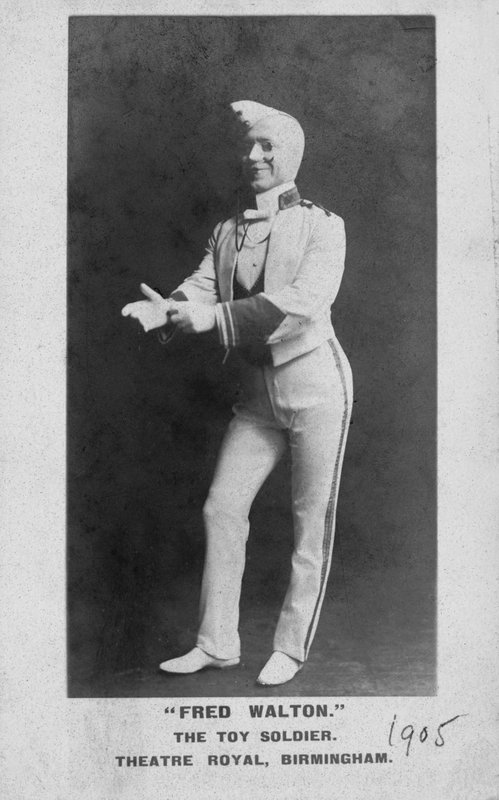 Fred Walton, English born American stage and film actor as The Toy Soldier (b/w photo) بواسطة مصور انجليزى